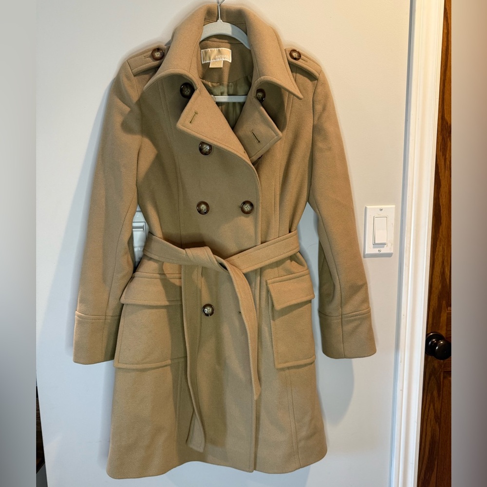 Classic Women's Double-Breasted Camel Trench Coat with Belt
